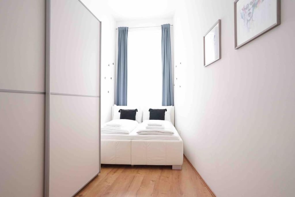 Modern Living In City Center - Fully Equipped Відень Екстер'єр фото